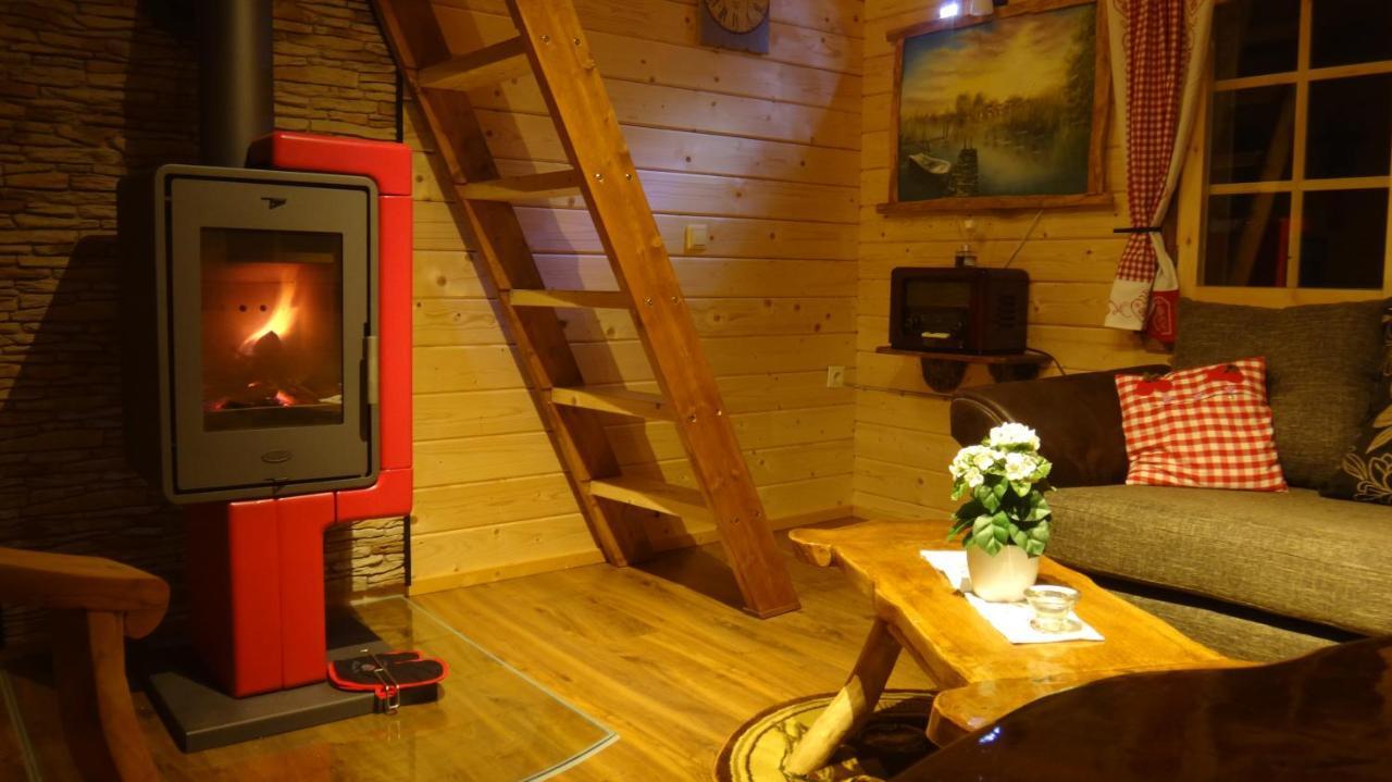 Holzhaus Waldwichtel Am Wald Und See ノイルピーン エクステリア 写真